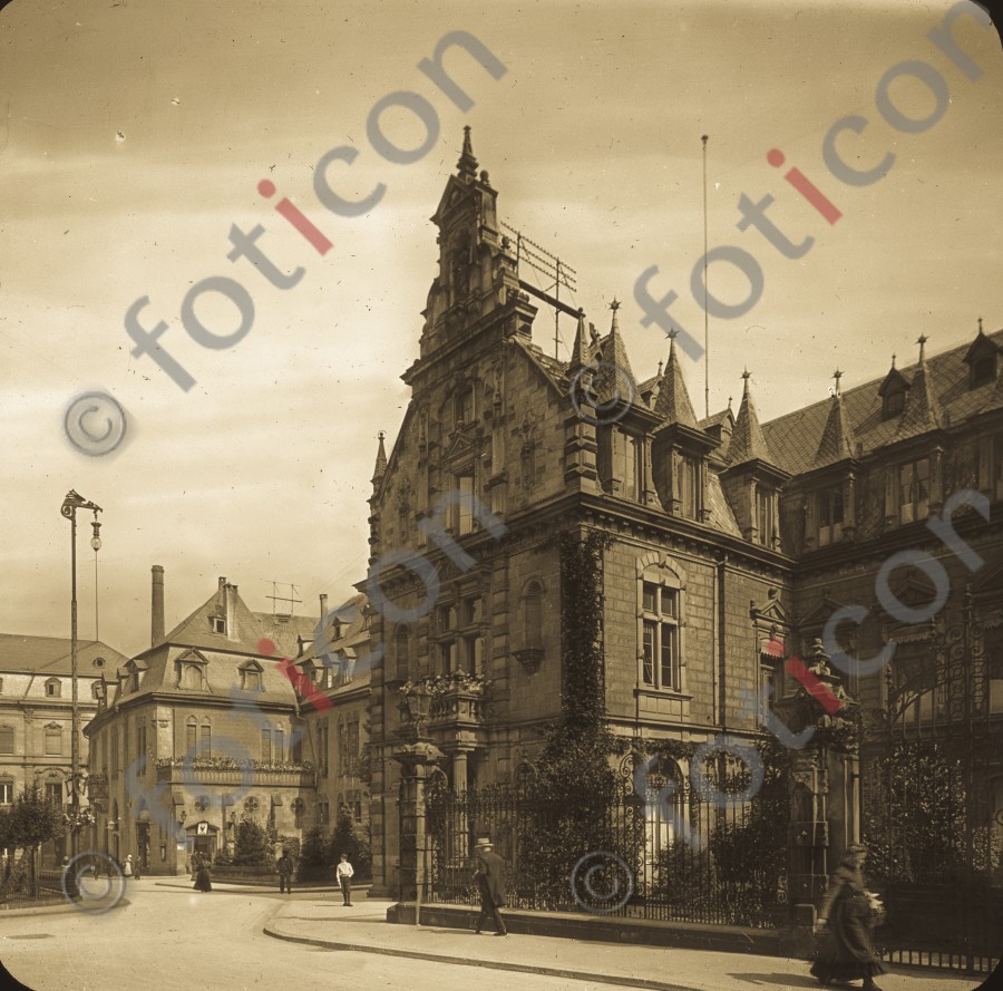 Rathaus in Trier | City Hall in Trier (simon-195-053-sw.jpg)